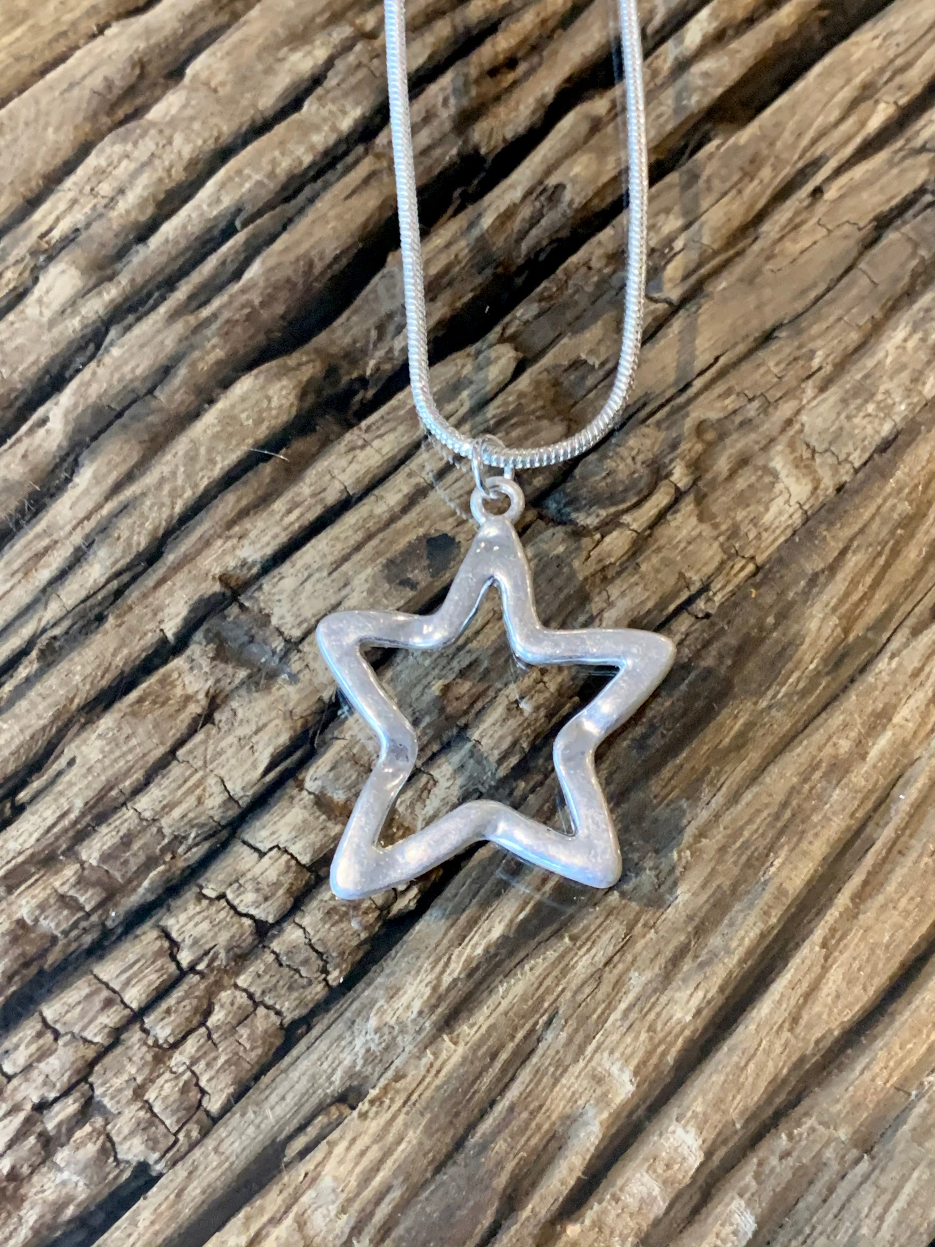 SILVER STAR NECKLACE